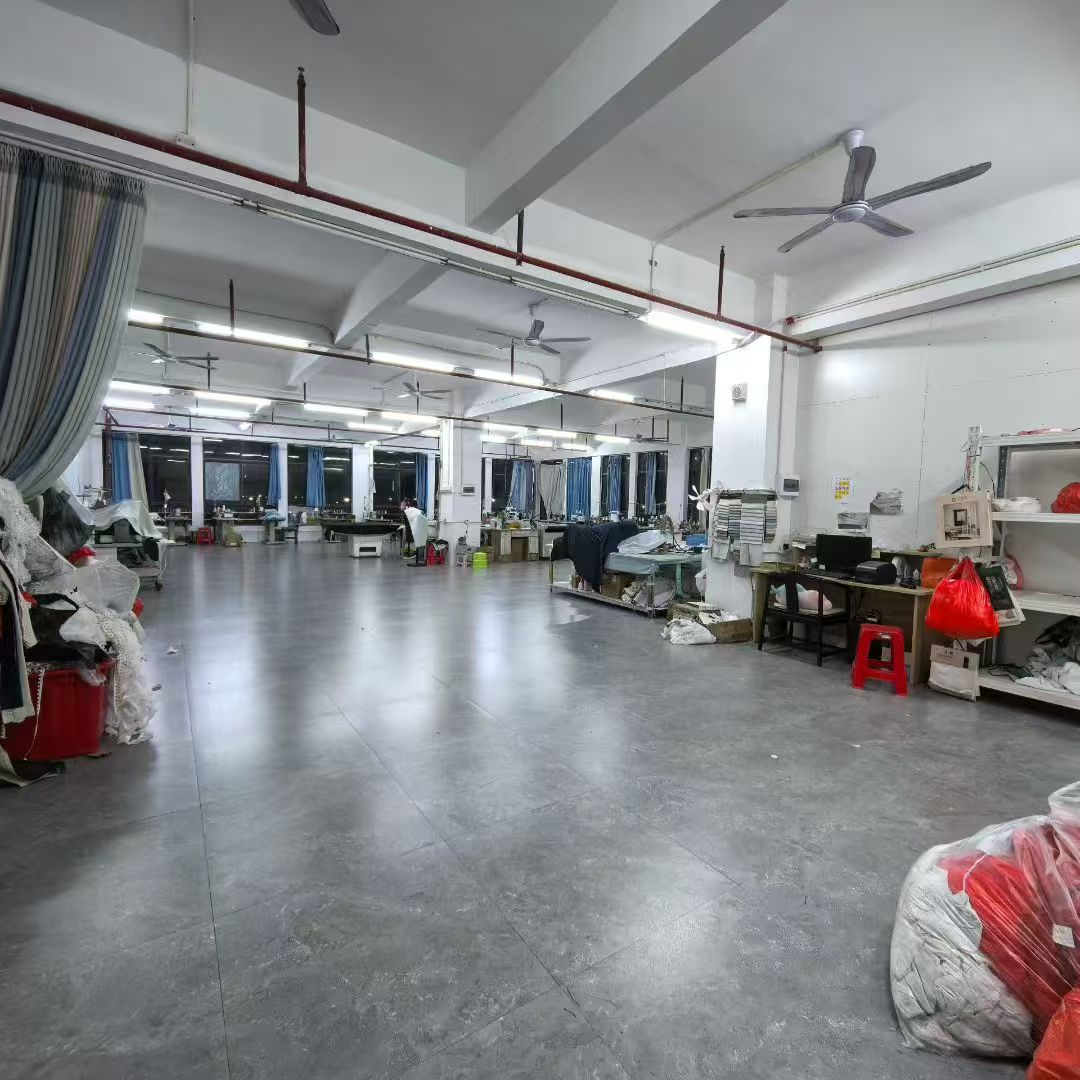 カーテン加工工場